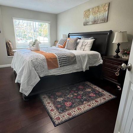 2#Family Suite King Bed Room 치노힐스 외부 사진