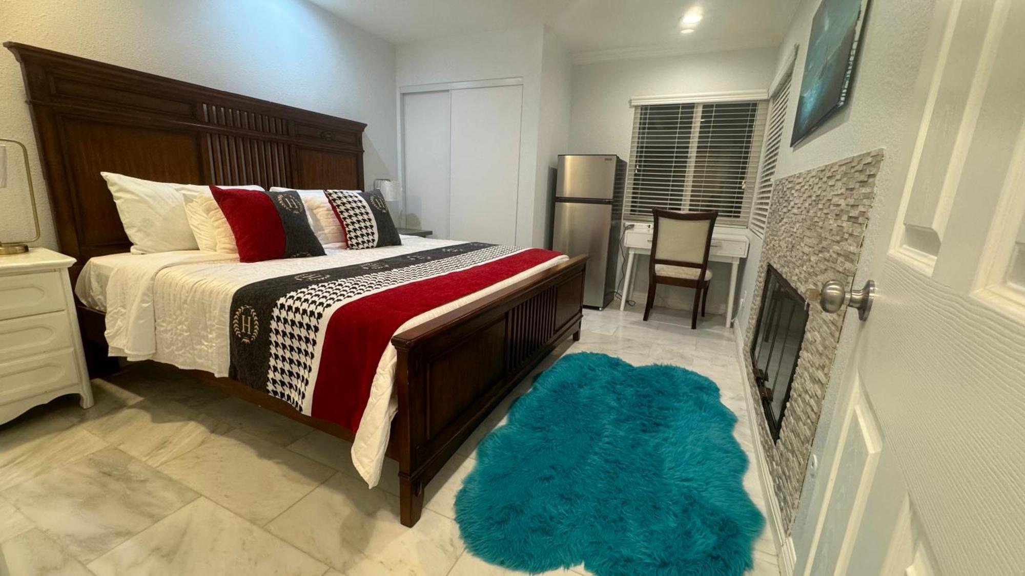 2#Family Suite King Bed Room 치노힐스 외부 사진