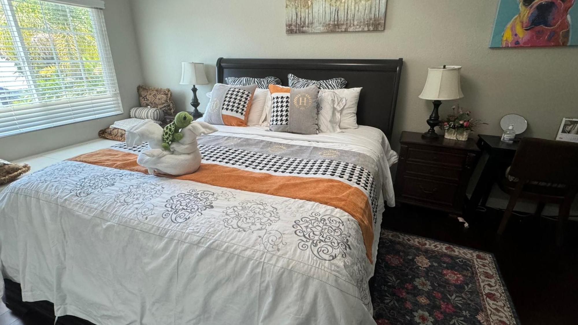2#Family Suite King Bed Room 치노힐스 외부 사진